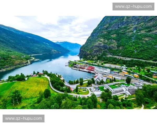 奥勒松vs莫尔：挪威峡湾的明珠与北极之门的双重魅影